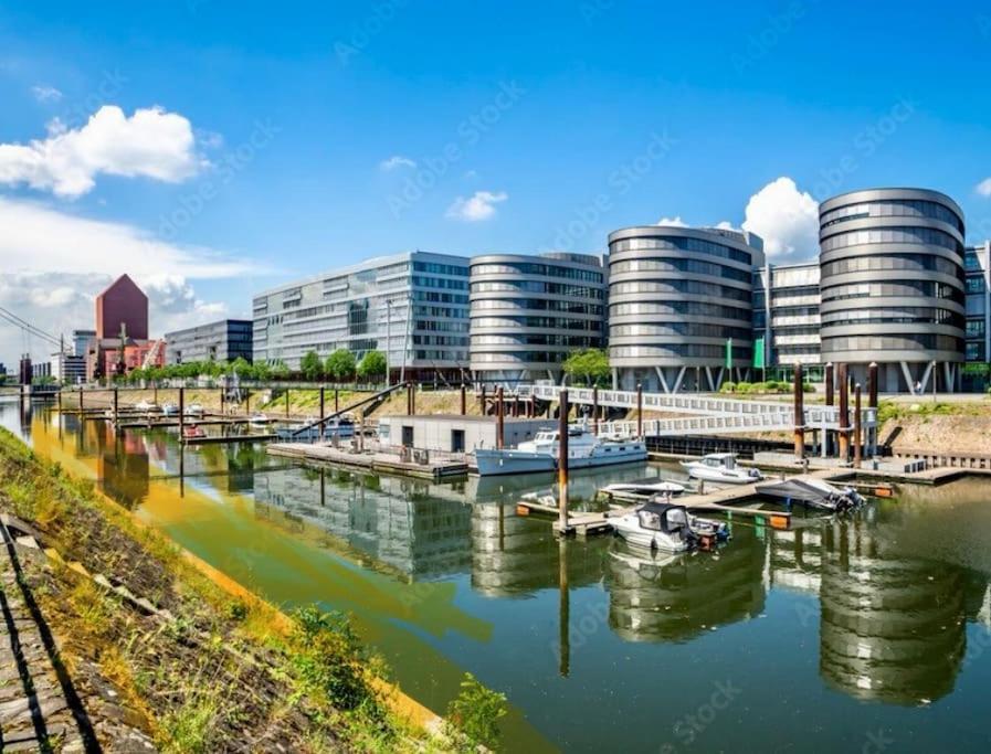 Onthepoint, Erdgeschoss, Abstellplatz Fuer Fahrraeder, City Und Innenhafen 5 Gehminuten!!! Duisburg Dış mekan fotoğraf